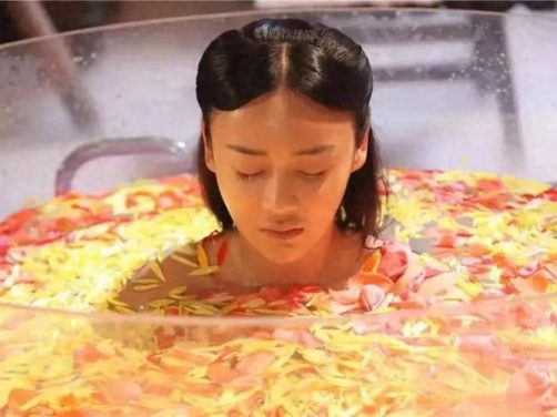 电影《浴缸里的美人鱼》全集免费观看地址在哪,有没有既能看又能下的资源