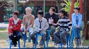 《顶峰相见时》-2024-1080P高清完整版-剧情/爱情/青春-[夸克网盘/百度网盘]