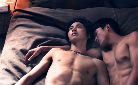 《穿过180度经纬线的拥抱》我们之间的经度是180度-剧情/爱情/同性-泰国[夸克网盘]